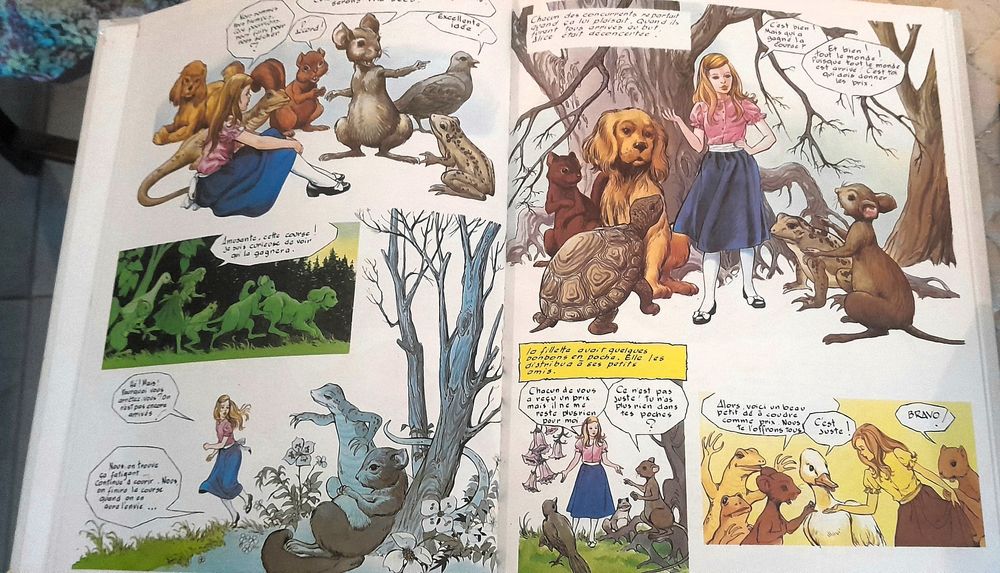  LOT de 4 livres pour enfants Livres et BD