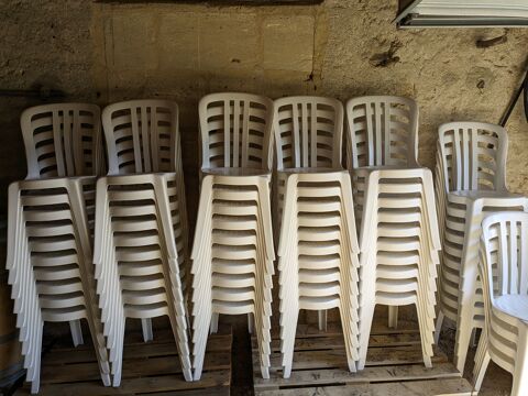 Chaises 1 33710 Bourg