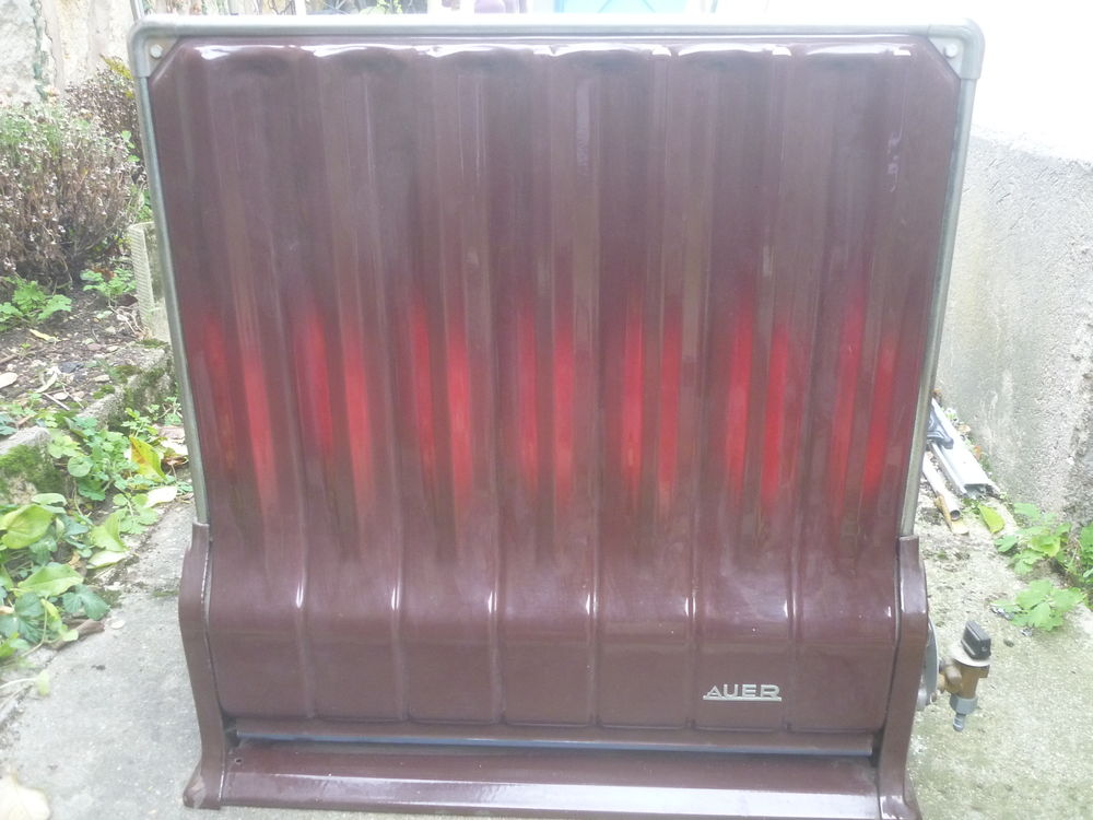 Chauffage "AUER" tous gaz 150 euros. Electroménager