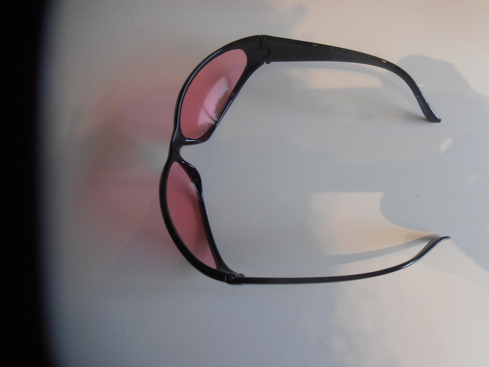 Lunettes solaires verres roses (27) Maroquinerie
