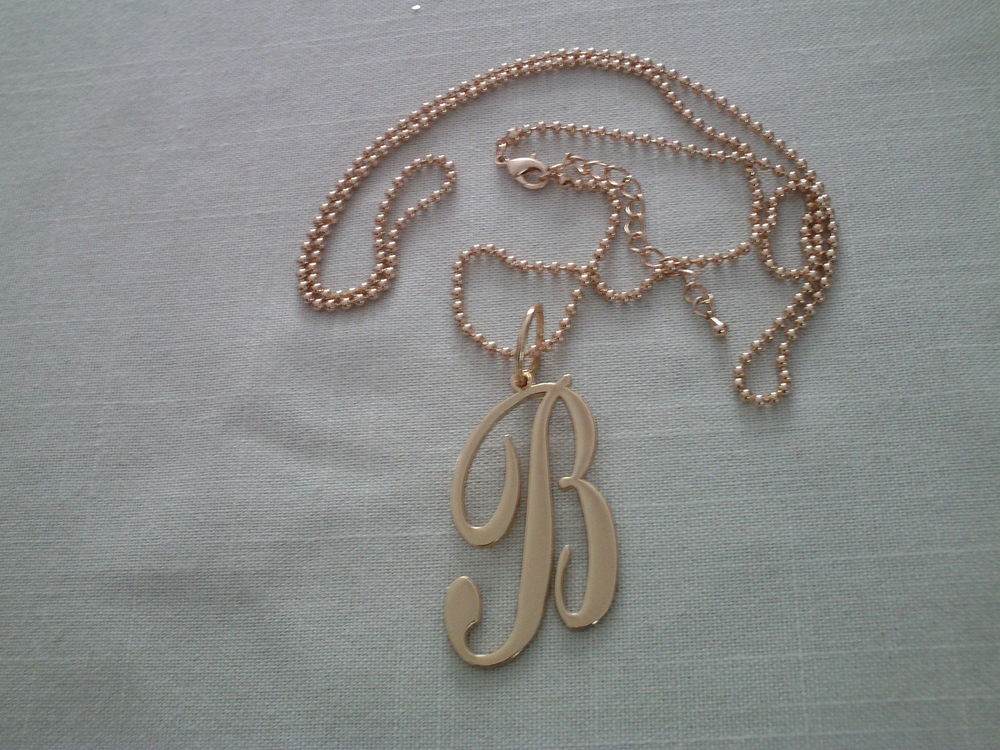 Grand sautoir grande lettre B N&deg;1150 Bijoux et montres