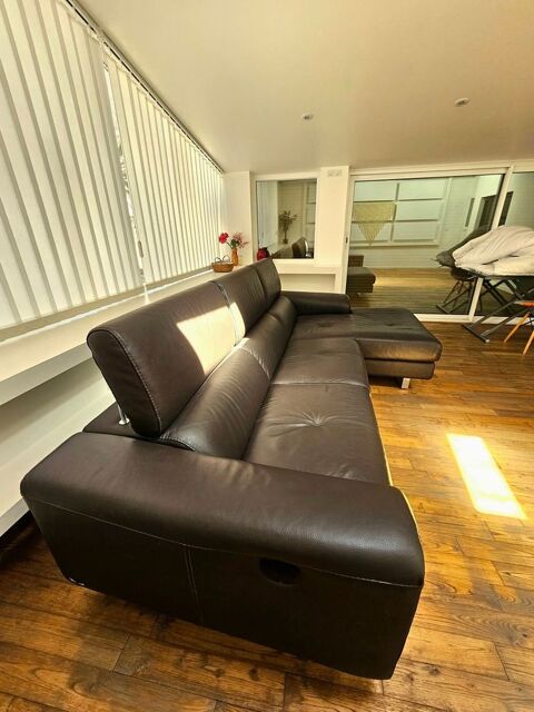 Canapé tout cuir quasi neuf Poltron e Sofa 2500 Le Soler (66)