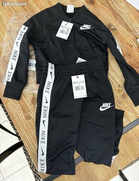 ENSEMBLE NEUF SURVTEMENT NIKE ENFANT 30 Vertou (44)