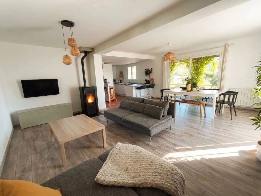 Vente Maison Maison prête à vivre, 144m2, vue dégagée , piscine, garage Sénac