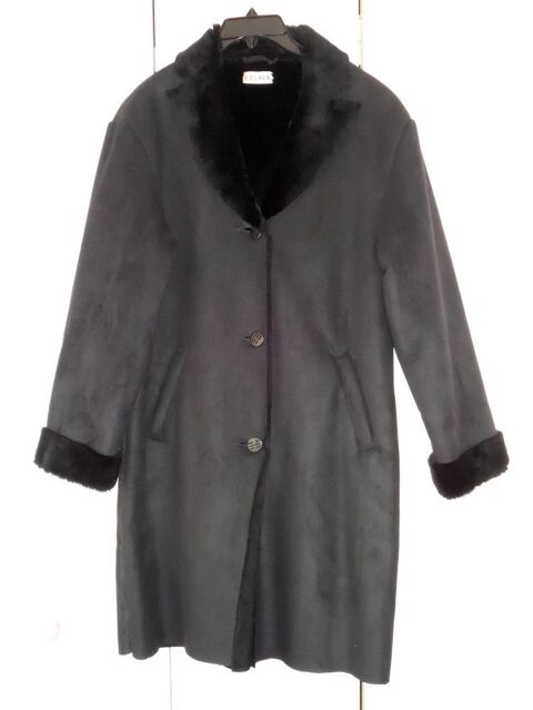 Manteau femme effet peau lainée taille 42 NEUF noir 30 Calais (62)