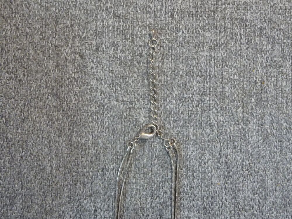 Collier/ Sautoir M&eacute;tal Vieilli Argent&eacute; Doubl&eacute; et 4 Poissons Bijoux et montres
