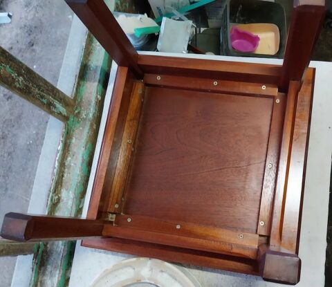 Table Basse carr�e en merisier massif. 700 Vallon-en-Sully (03)