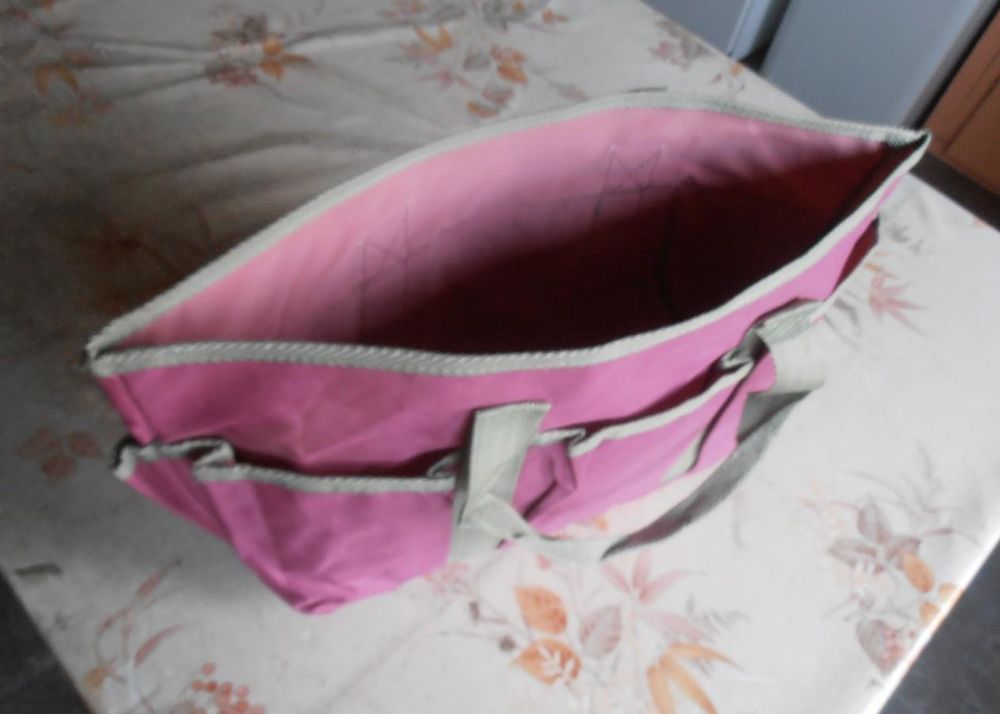 Sac en polyester en toile mauve vert avec 6 poches ext&eacute;rieur Maroquinerie
