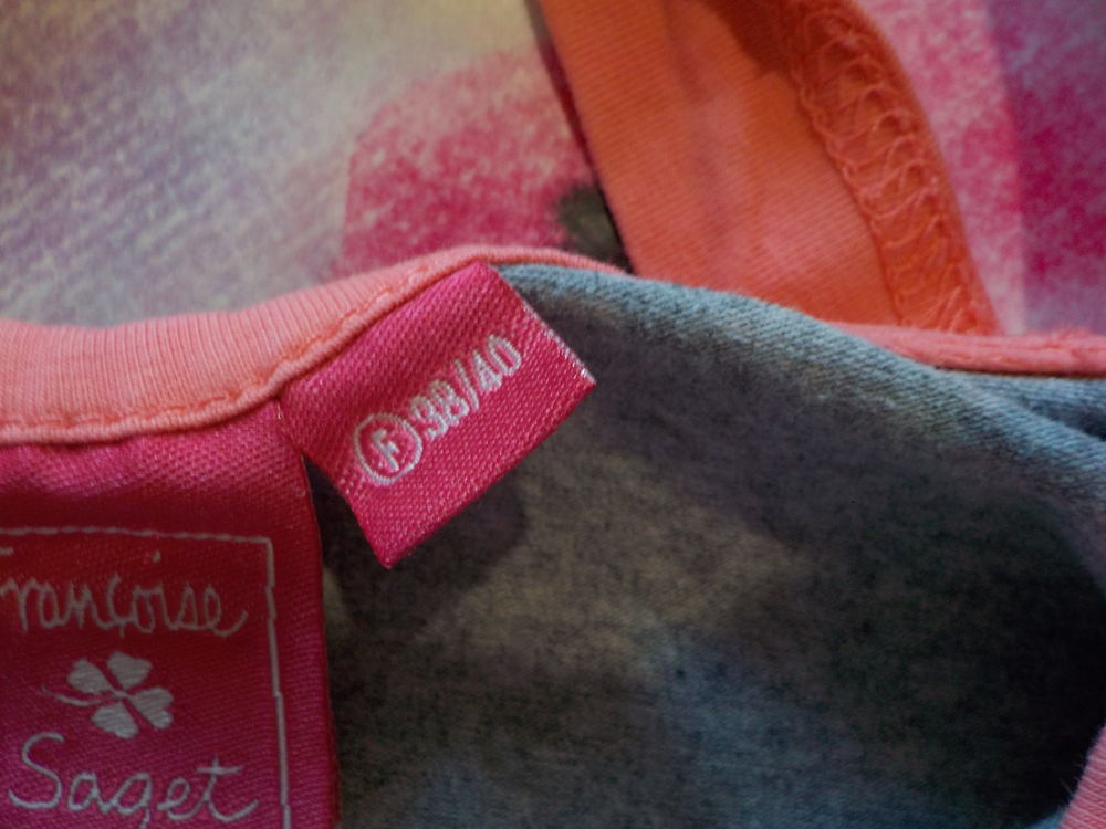 TEE-SHIRT GRIS Bordure saumon Fran&ccedil;oise Saget Taille 38/40 Vêtements