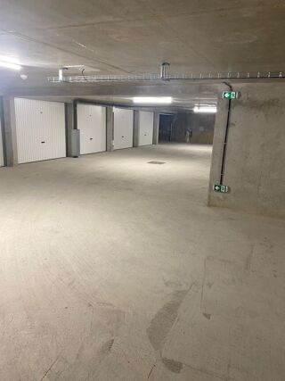  Parking / Garage  vendre 15 m