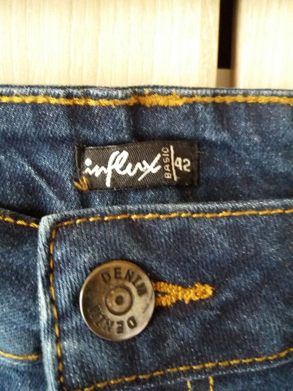 Jupe en jean couleur brut marque influx taille 42 Vêtements
