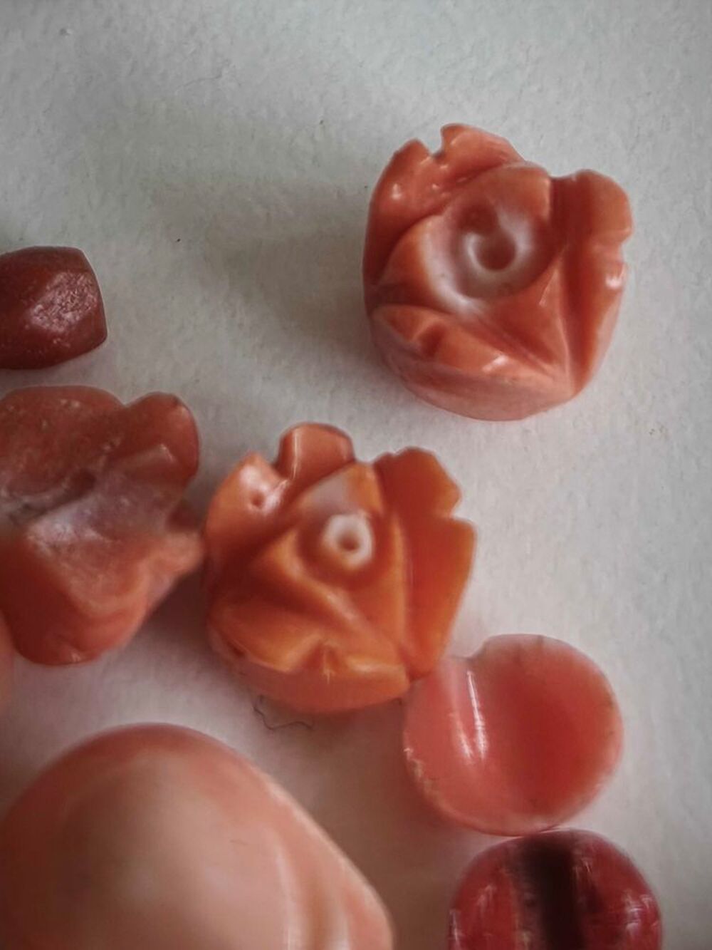 lot de perles et divers en corail 