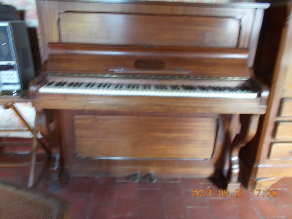 Piano droit Instruments de musique