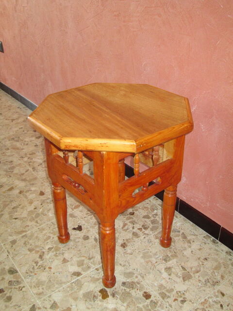  TABLE BASSE TABOURET, CHEVET 15 Le Pradet (83)