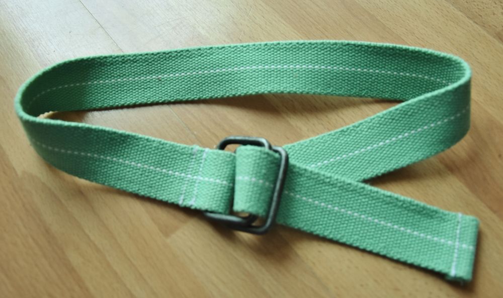 Ceinture enfant. Vert Clair. Tr&egrave;s bon &eacute;tat. Vêtements enfants