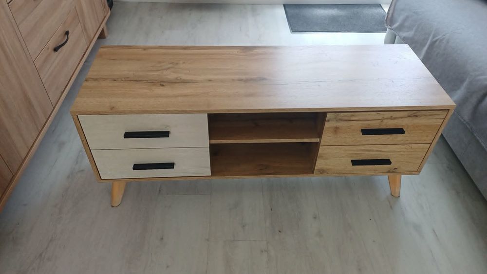 Meuble t&eacute;l&eacute; solide BELIANI 120cm Impeccable. A saisir. Meubles