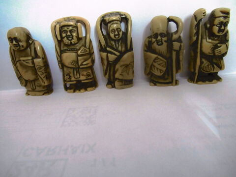 Figurines chinoises (284-286) 50 Monteux (84)