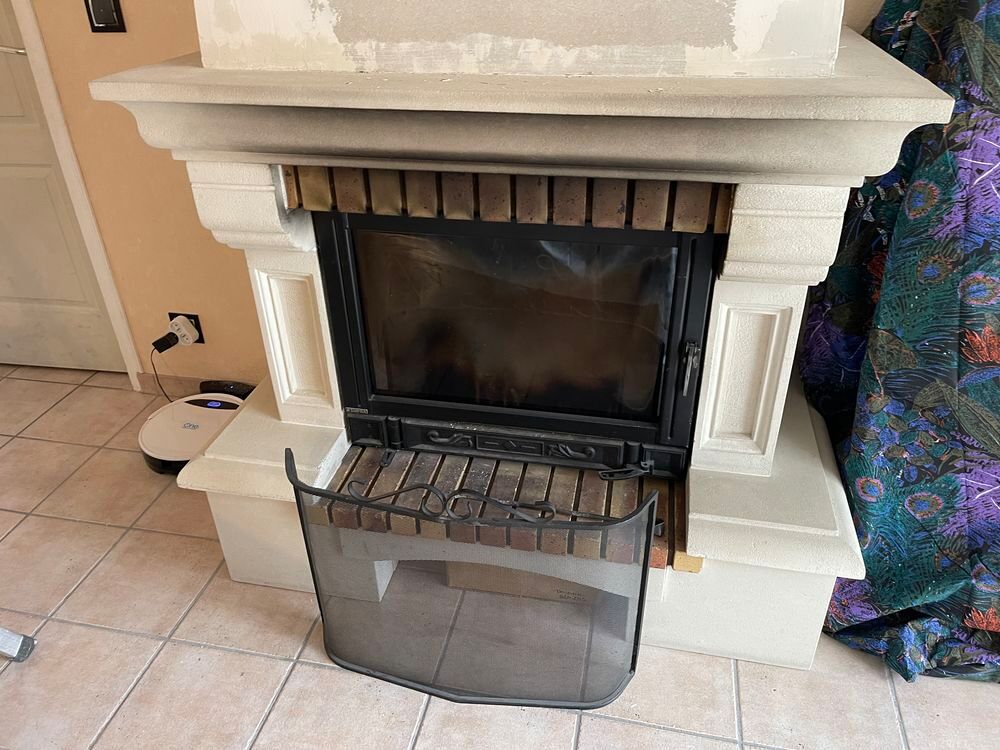 chemin&eacute;e sans insert Meubles
