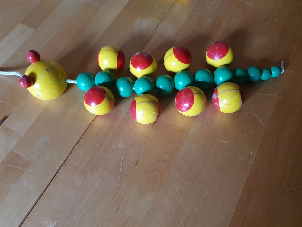 Chenille en bois &agrave; tracter Jeux / jouets