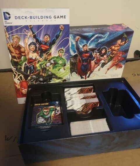 DC Comics Deck-Building game jeu de base 25 Montech (82)