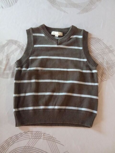 Pull sans manches 4 ans 2 Moz-sur-Louet (49)