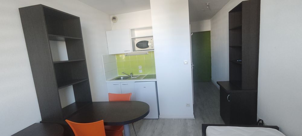 Location Appartement studio meublé à Nîmes Nîmes