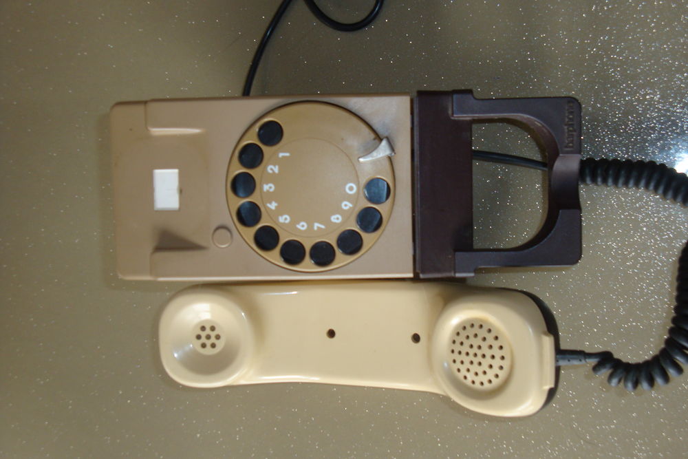 ancien t&eacute;l&eacute;phone Téléphones et tablettes