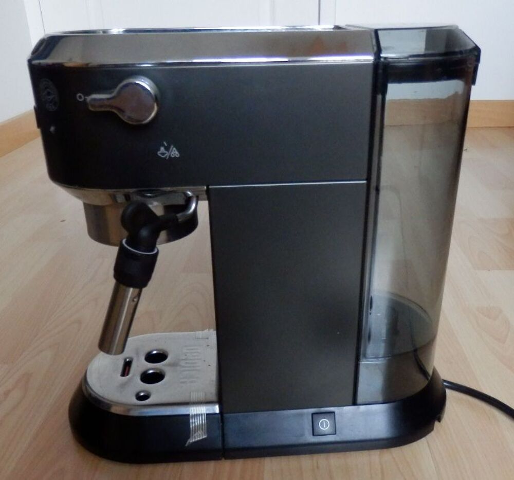 Machine &agrave; expresso Delonghi EC695.BK Dedica noir : Tr&egrave;s bon Electroménager