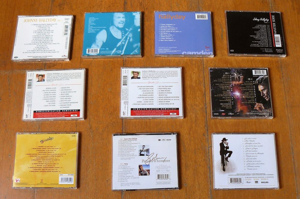 Lot de 10 CDs de Johnny HALLYDAY en tr&egrave;s bon &eacute;tat. CD et vinyles