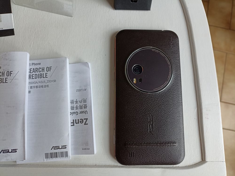 Asus Zenfone Zoom
Téléphones et tablettes