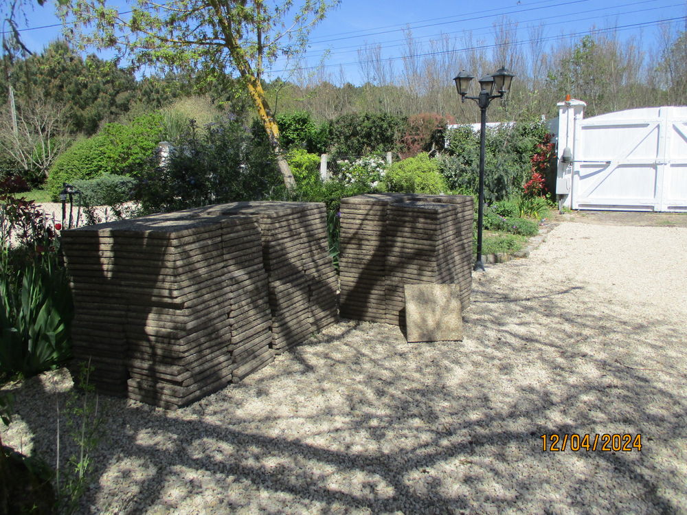 300 dalles b&eacute;ton pour terrasse Jardin
