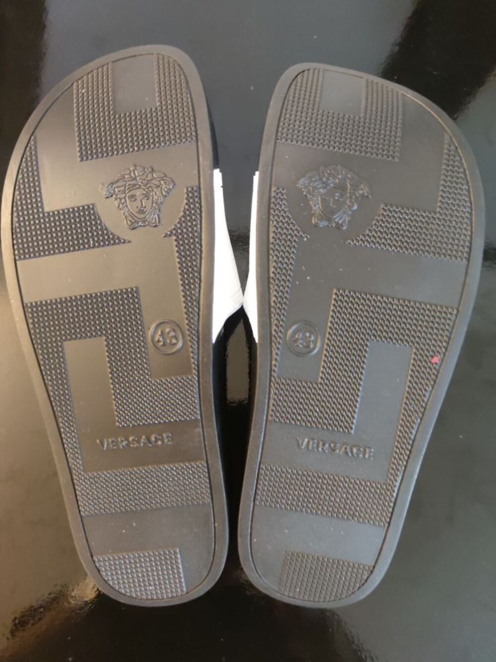 sandales Versace homme taille 43 blanches Chaussures