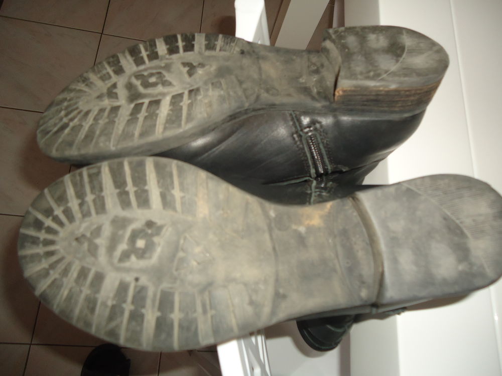 BOTTINES CLOUTEES Chaussures