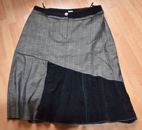 T44. JUPE Grise noire.Jacqueline RIU.Tr�s bon �tat. 10 Gujan-Mestras (33)