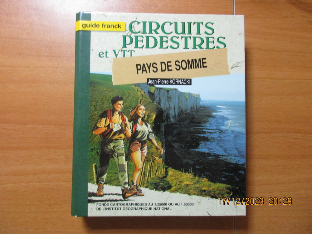 Documents pour promenades et randonn&eacute;es p&eacute;destres et v&eacute;los Livres et BD
