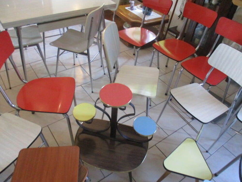 tables chaises et tabourets en formica vintage Meubles