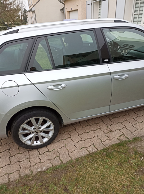 Skoda Fabia Combi 1.2 TSI 90 ch Greentec Ambition 2016 occasion Neuilly-sur-Marne 93330