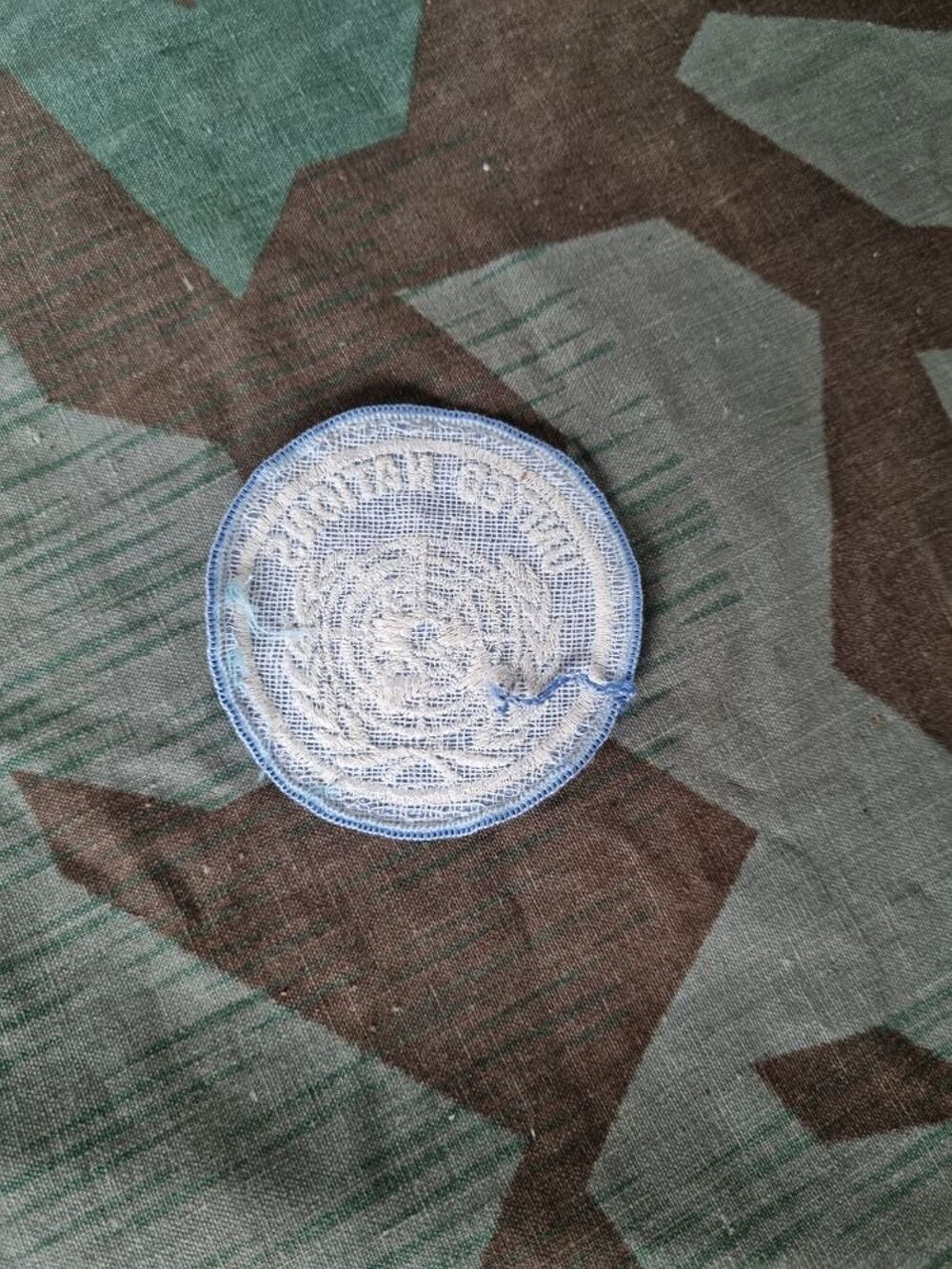 MIL/0004 : Insigne united nations 
