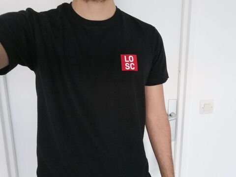 T-Shirt Simple Noir avec imprim Losc
Taille M , Etat Neuf  19 Lille (59)