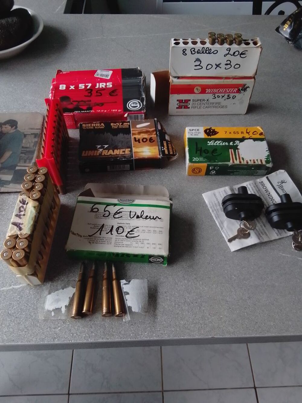 Lot de cartouches et balles pour carabine ET DIVERS CHASSE Sports