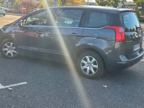 Peugeot 5008 1.6 HDi 110ch FAP BVM6 Confort Pack 7pl
