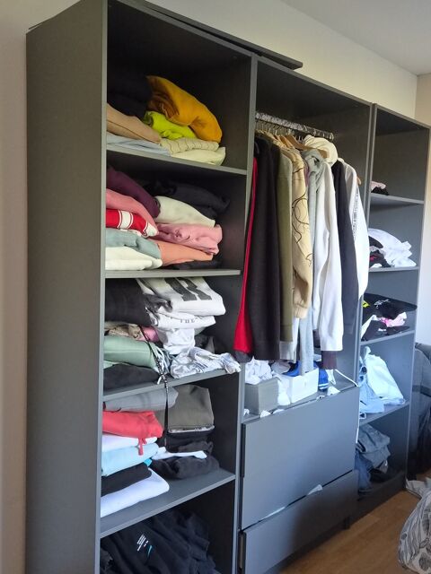 Armoire ouverte gris avec étagères et penderie Longeville-lès-Saint-Avold (57)