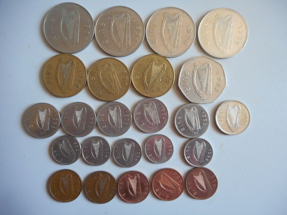 Lot de 24 pi&egrave;ces irlandaises 1990 2000 
