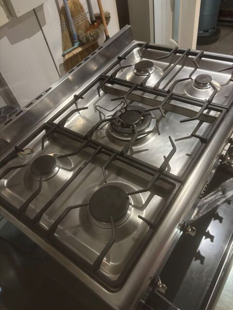 Cuisinire 5 feux  Gaz SMEG, 180 Artignosc-sur-Verdon (83)