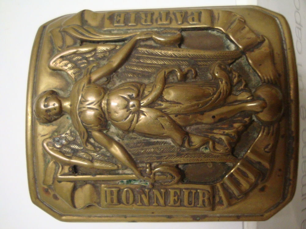 Boucle de ceinturon objet ancien militaire militaria . 