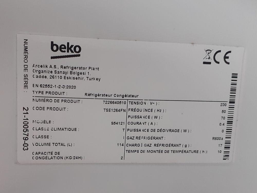 r&eacute;frig&eacute;rateur dans un &eacute;tat impeccable 
la hauteur 85 cm
la largeur 55 cm 
la profondeur ext 58 Electroménager