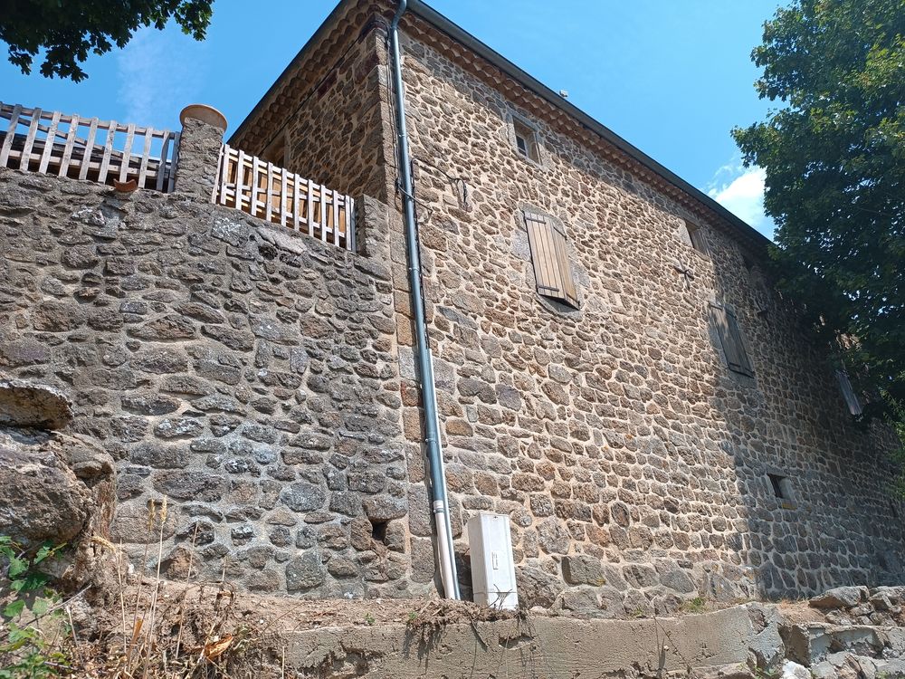 Maison 10 pièces 280 m² · à Saint-Victor · 280 m² · 450 000 €