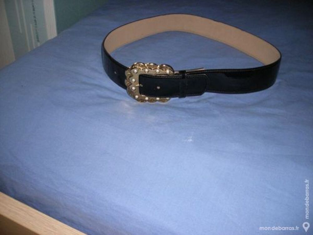 ceinture femme pour les f&ecirc;tes. Bijoux et montres