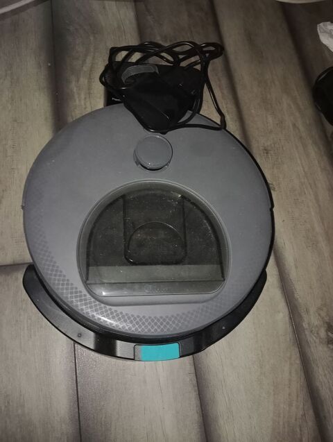 Robot aspirateur Laveur 100 Ugine (73)