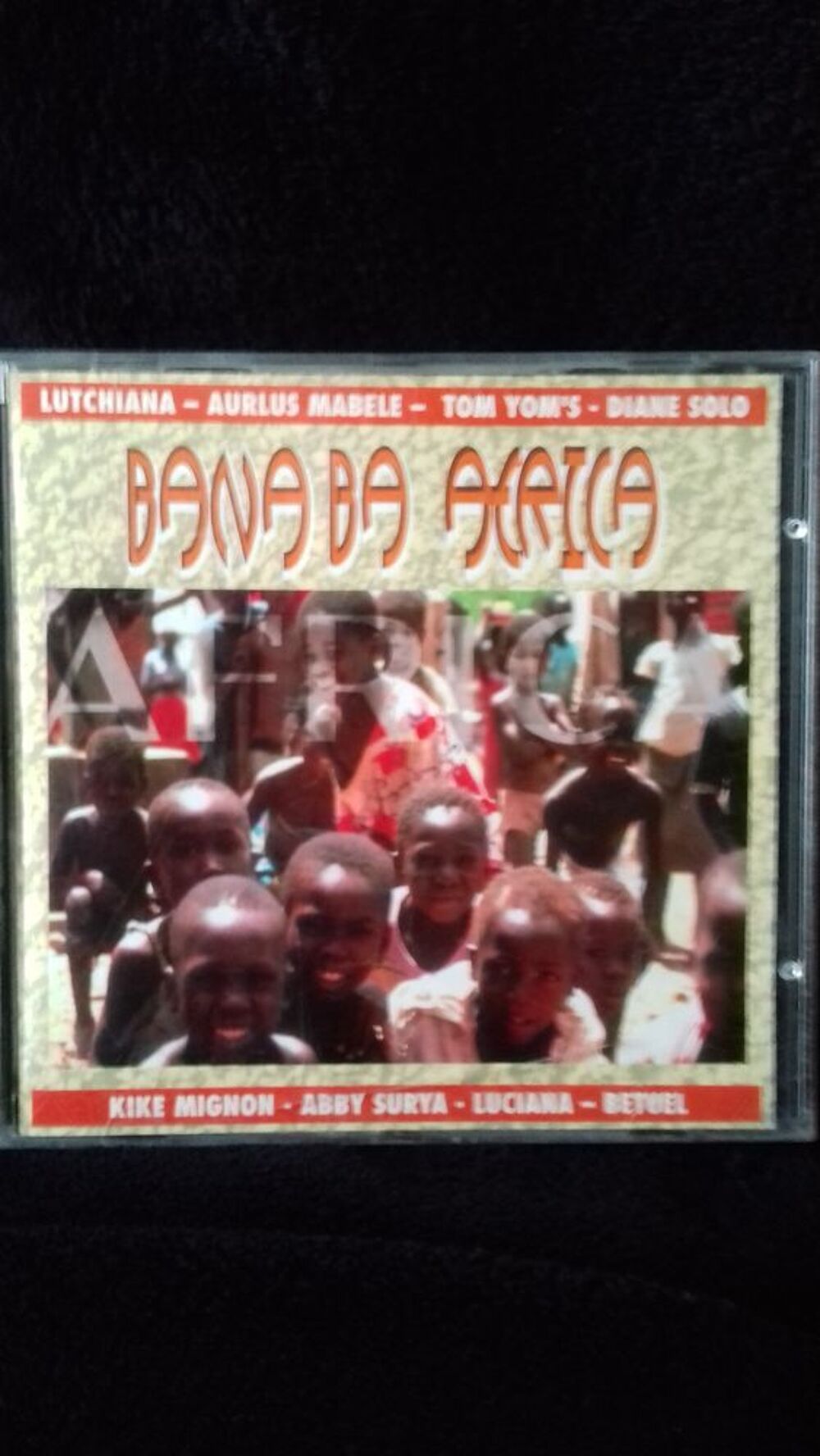 UN CD DE MUSIQUE AFRICAINE CD et vinyles